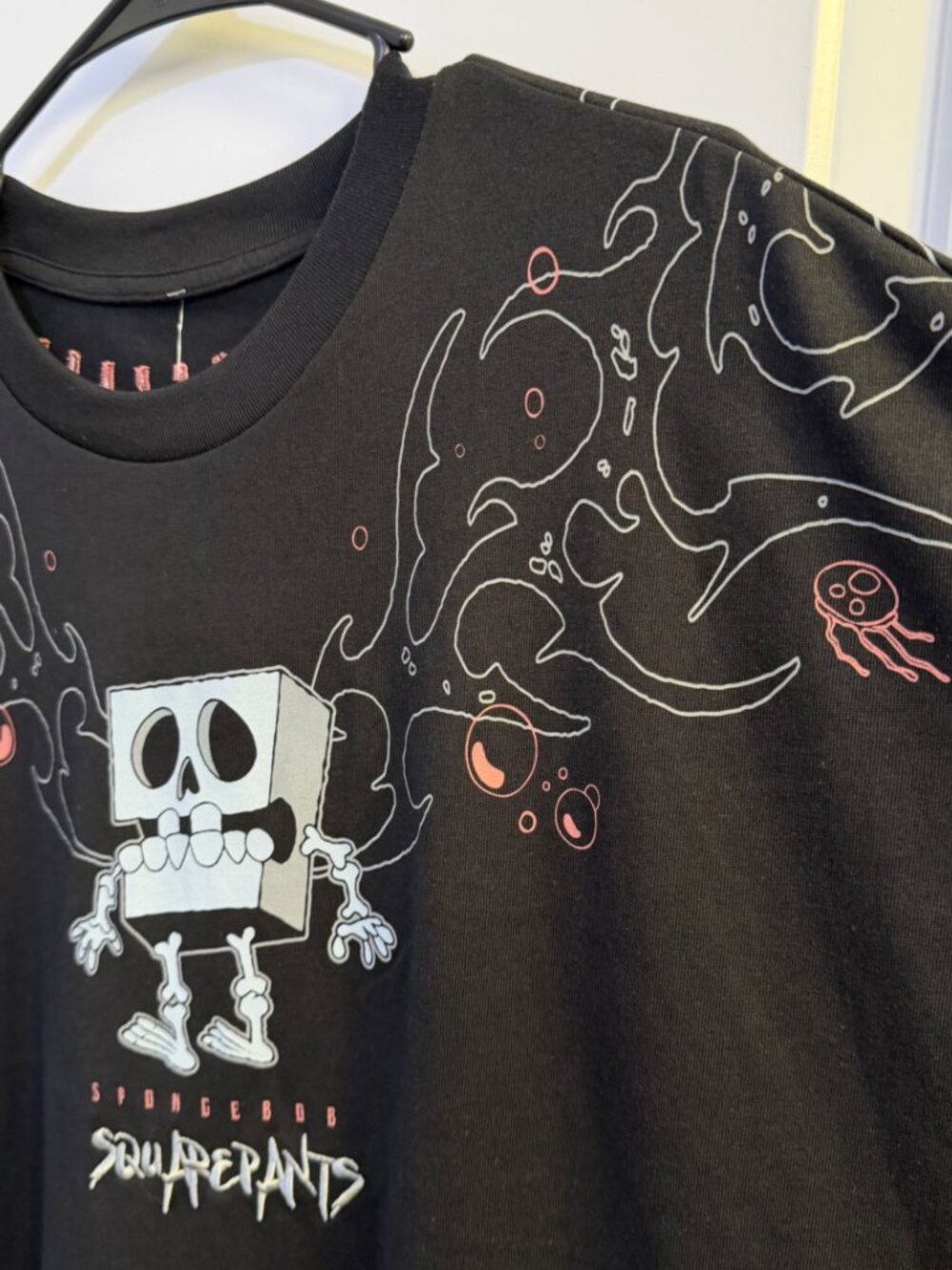 Nickelodeon SpongeBob SquarePants Skeleton Metal Graphic T-Shirt Black Large NWT - Picture 3 of 11